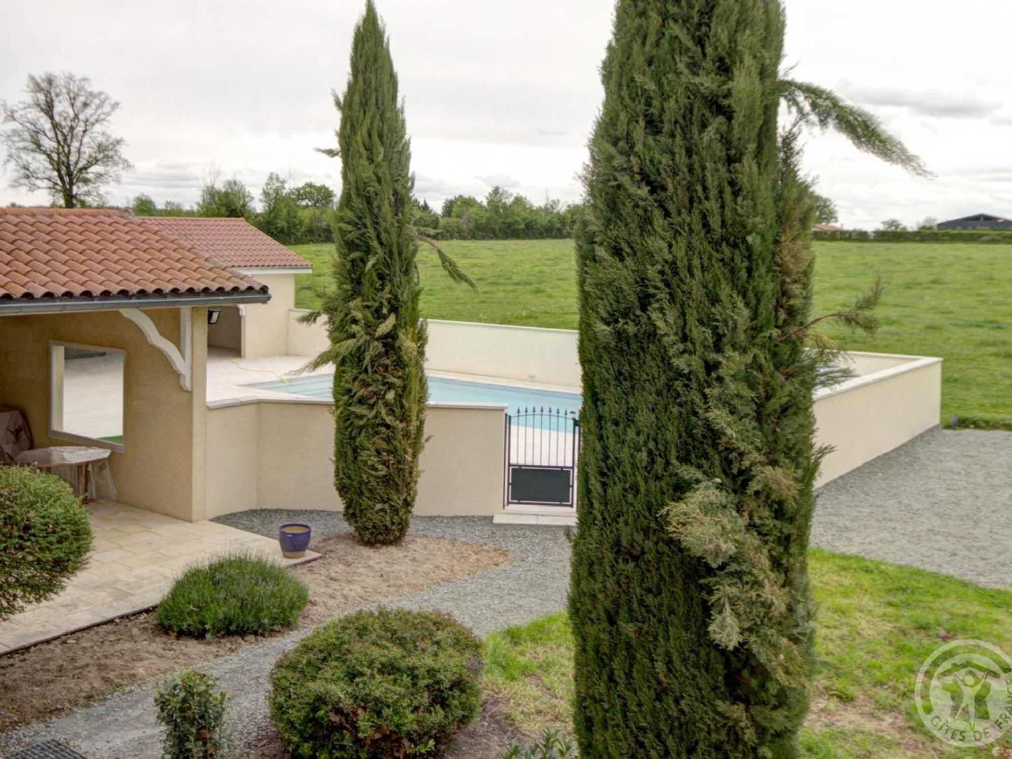 Belle Maison De Campagne Avec Piscine, 4 Chambres, Jardin Et Terrasse Pres De Montbrison - Fr-1-496-48 Chalain-le-Comtal ภายนอก รูปภาพ